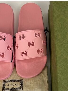 Gucci Pink Interlocking G Rubber Slide Sandals